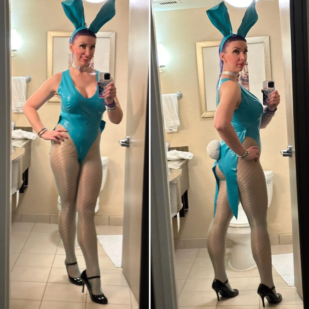 Two mirror photos of Jerikandra as Jade from Dragon Quest XI in a teal bunny suit with ears, fishnet tights and heels.